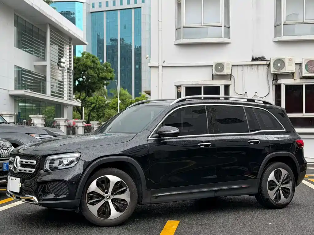 Mercedes-Benz GLB — миниатюра 10