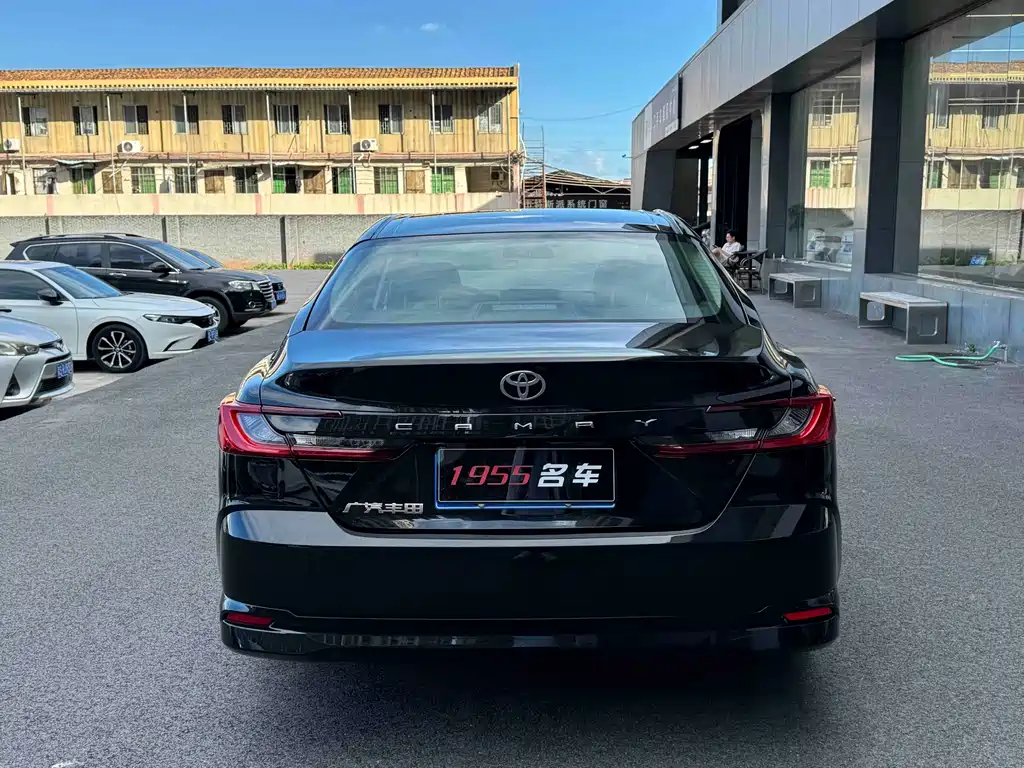 Toyota Camry 2024 2.0GVP Luxury