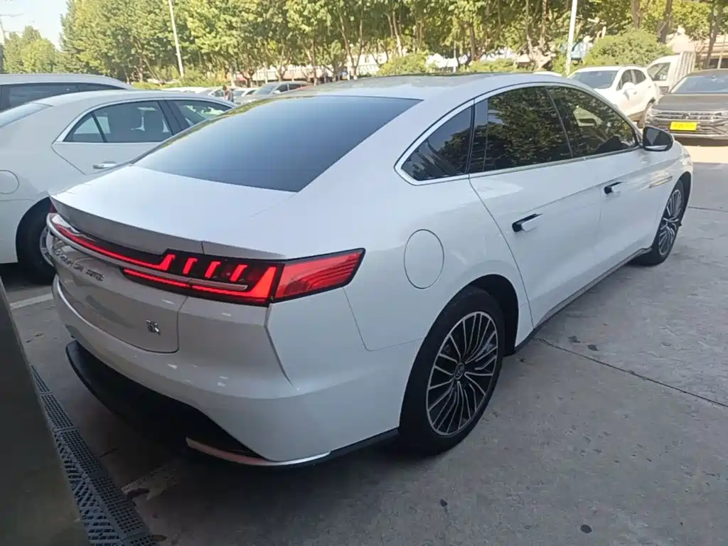BYD Han — миниатюра 7