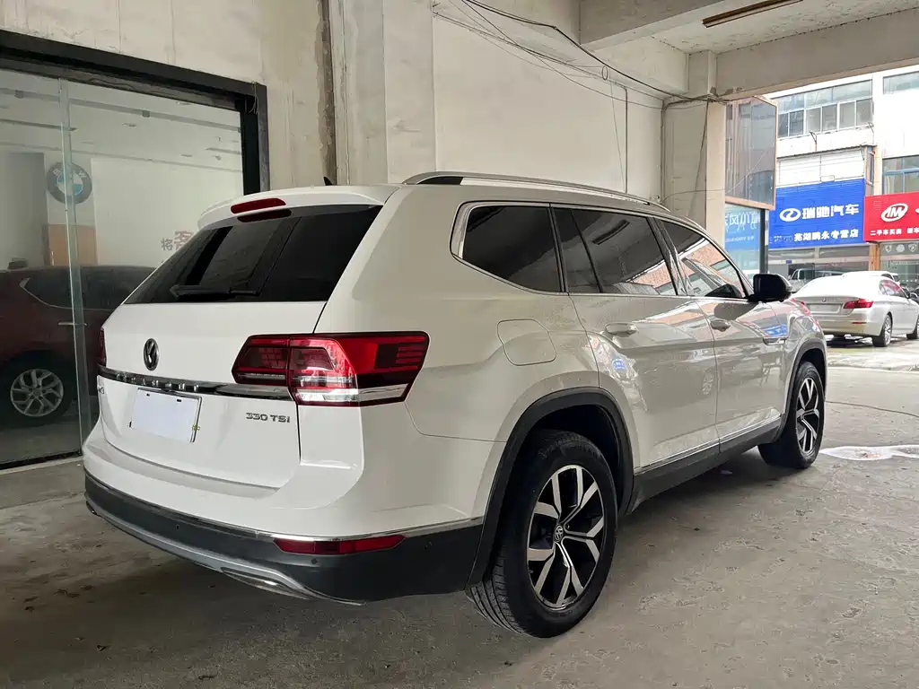 Volkswagen Teramont — миниатюра 10