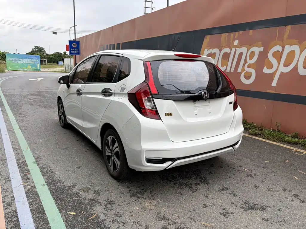 Honda Fit — миниатюра 7