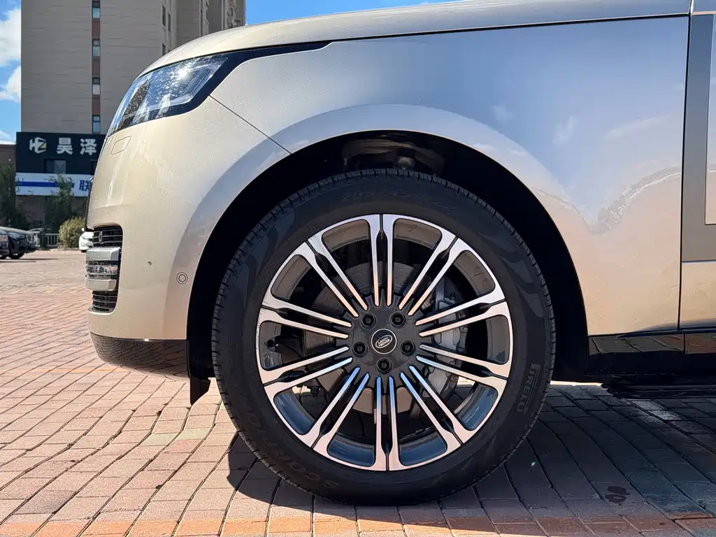 Land Rover Range Rover — миниатюра 4