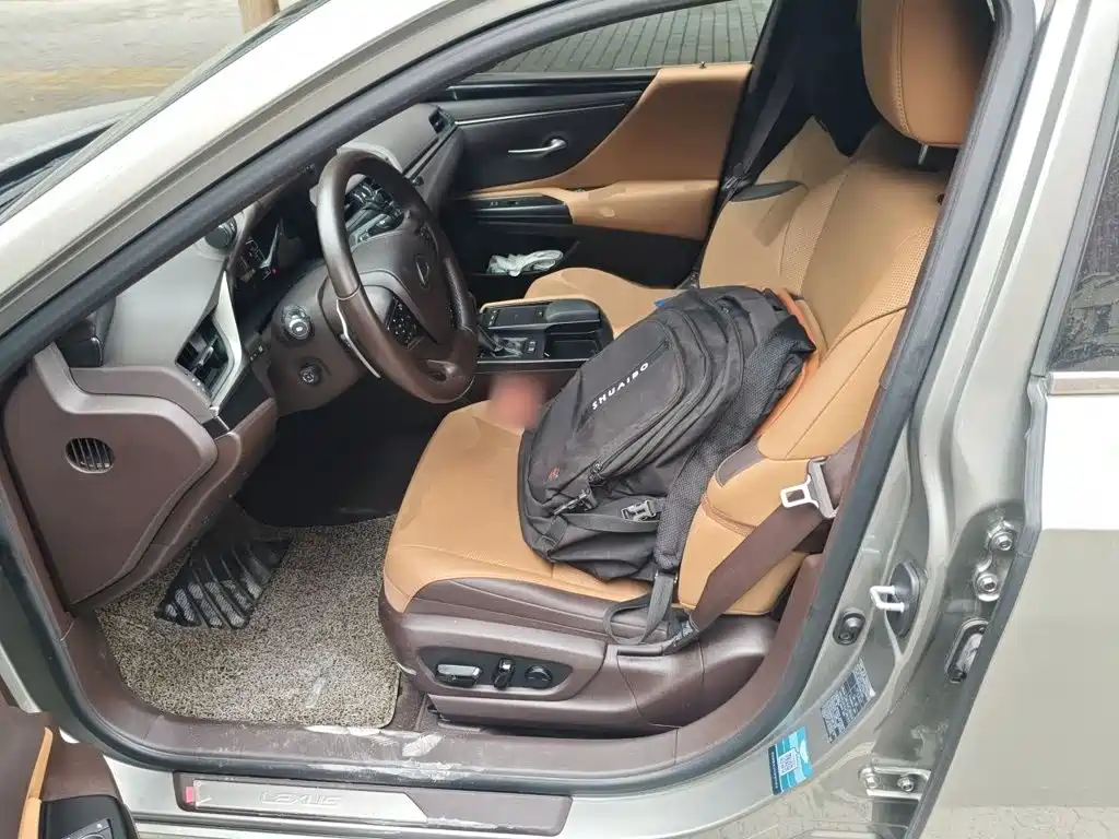 Lexus ES — миниатюра 8