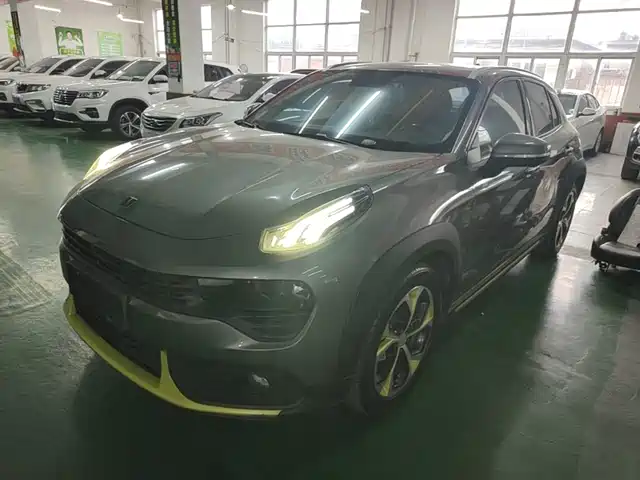 2021 Lynk & Co 02