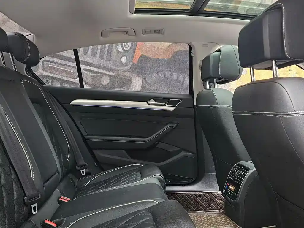 VOLKSWAGEN MAGOTAN GTE PLUG IN HYBRID