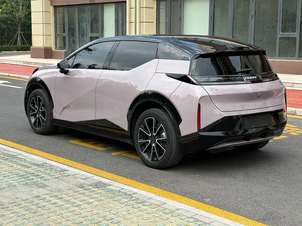 Zeekr X 2024 мест