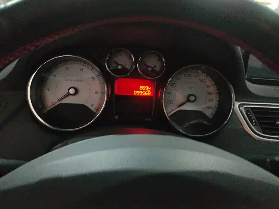 Peugeot 308 — миниатюра 14