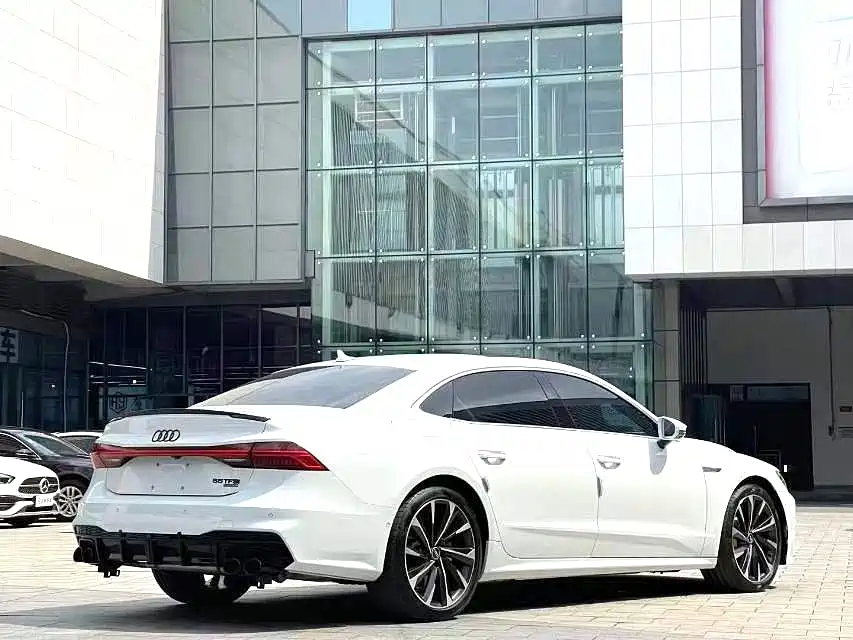 AUDI A7L