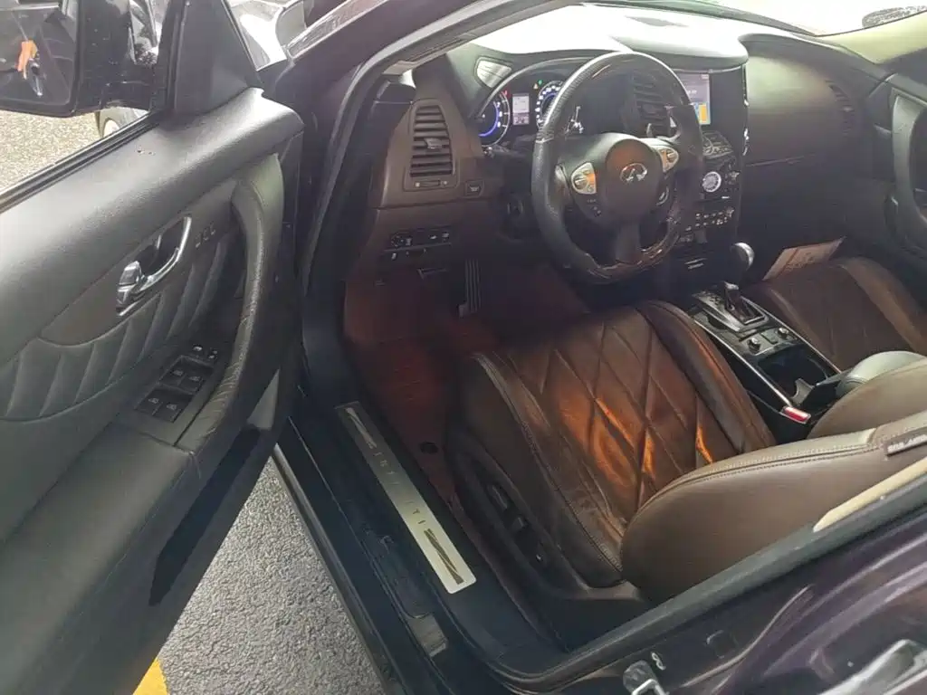 Infiniti QX70 — миниатюра 16