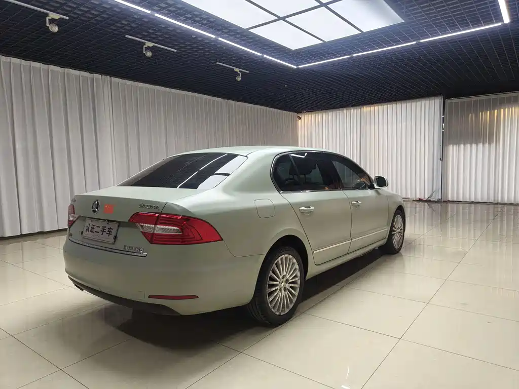 Skoda Superb — миниатюра 5
