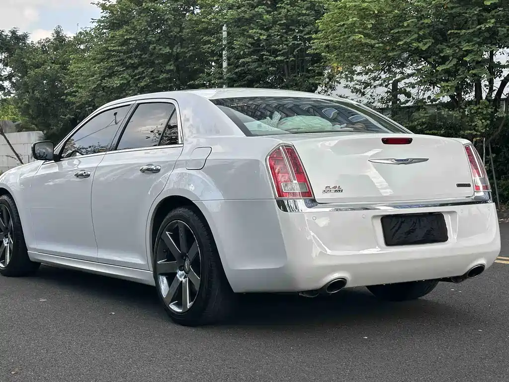 Chrysler 300C — миниатюра 19