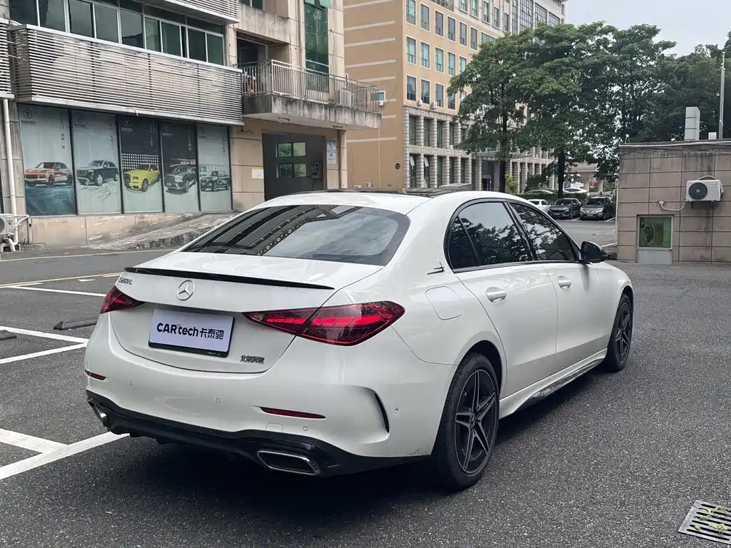 Mercedes-Benz C-Class — миниатюра 8