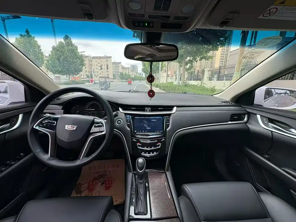 Cadillac XTS — миниатюра 6