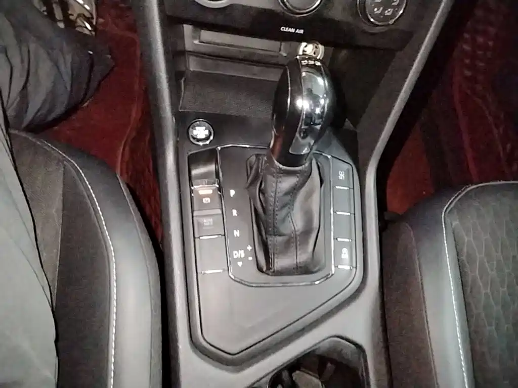 Volkswagen Tiguan L — миниатюра 14