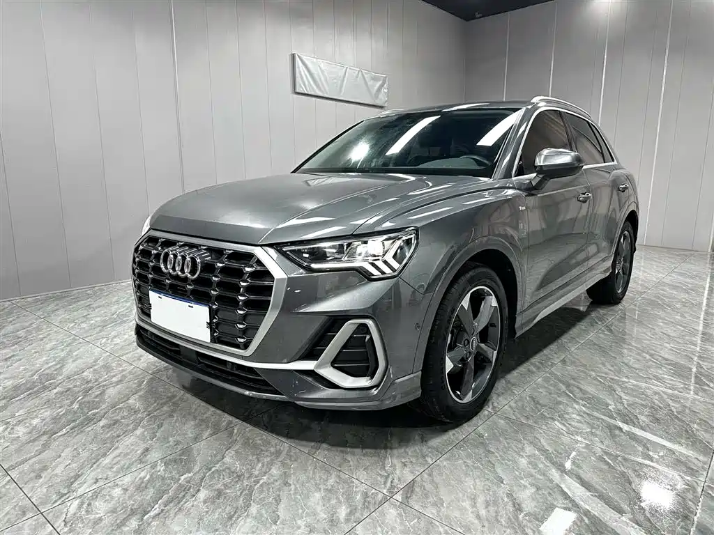Купить Audi Q3