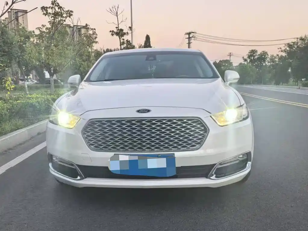 Ford Taurus — миниатюра 2