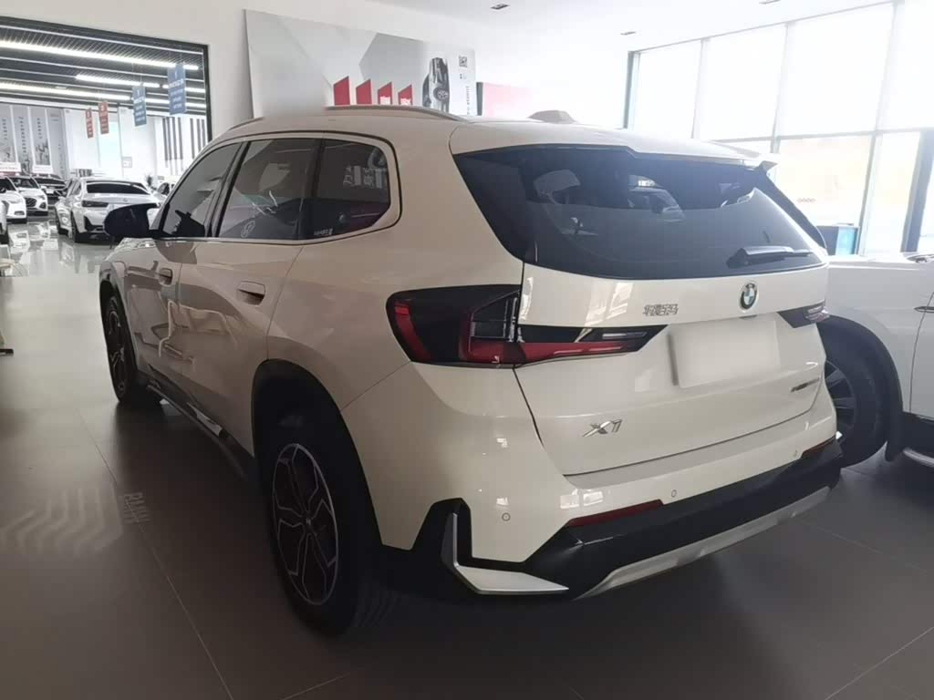 BMW X1 1.5 л 2024 г. Белый, пробег 41200 км
