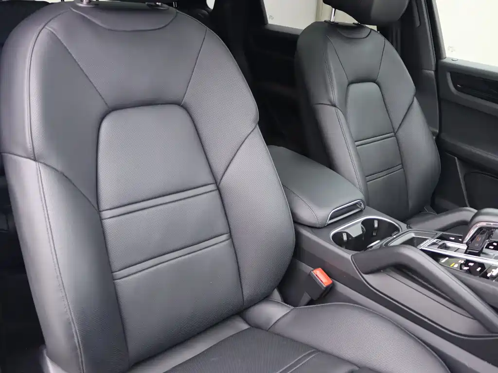 Porsche Cayenne — миниатюра 11