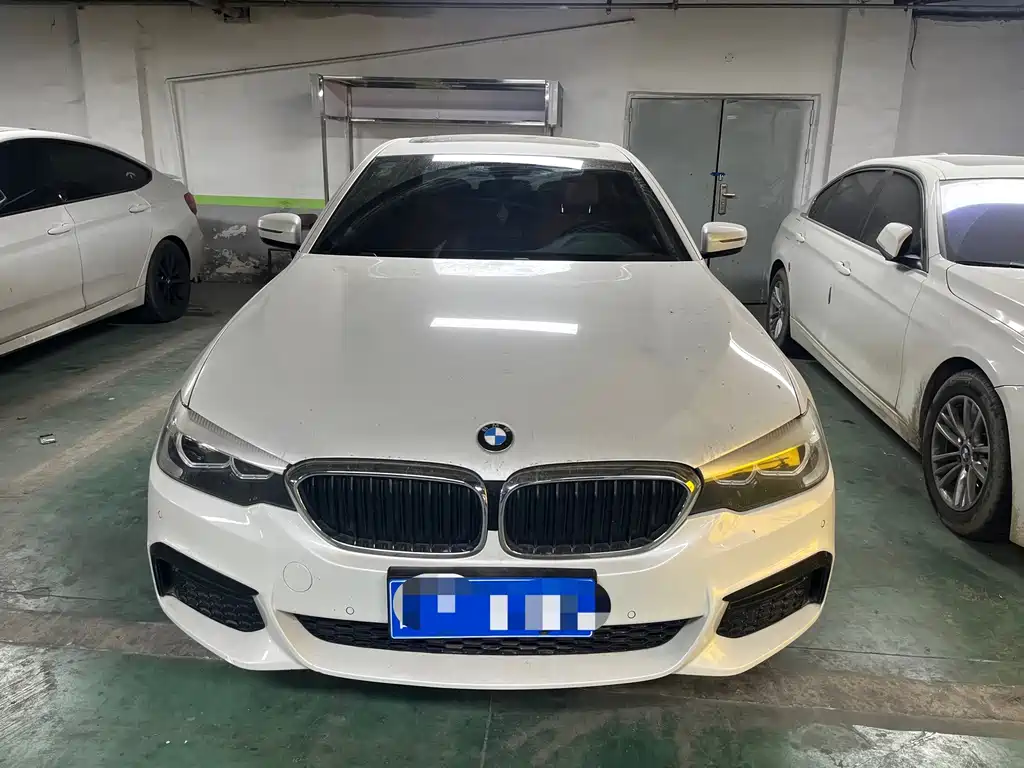 BMW 5 Series — миниатюра 2