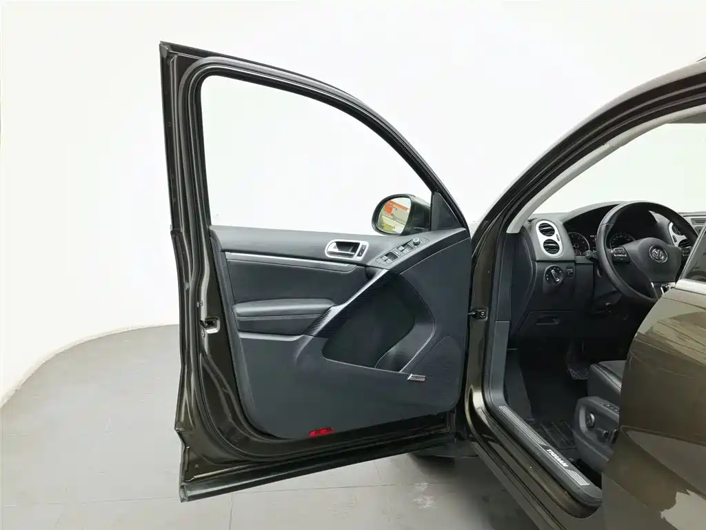 Volkswagen Tiguan 2015 2.0TSI AT Flagship