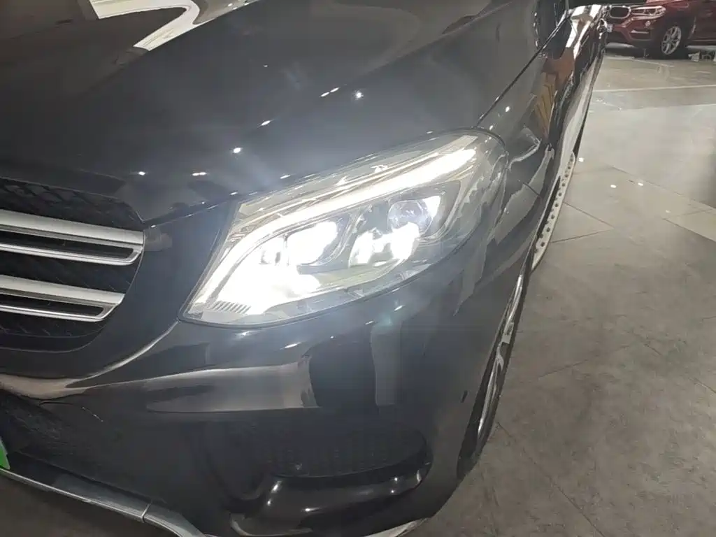 Mercedes-Benz GLE (Import) — миниатюра 24