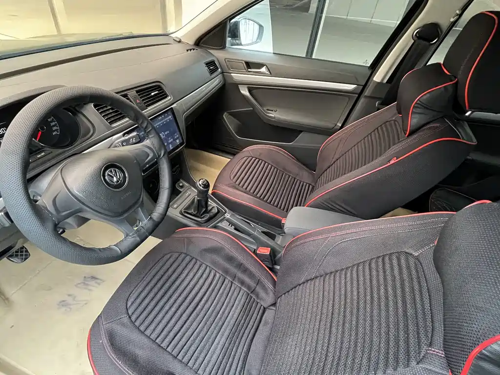 Volkswagen Lavida 1.6L Manual Elegant Edition, фото 6