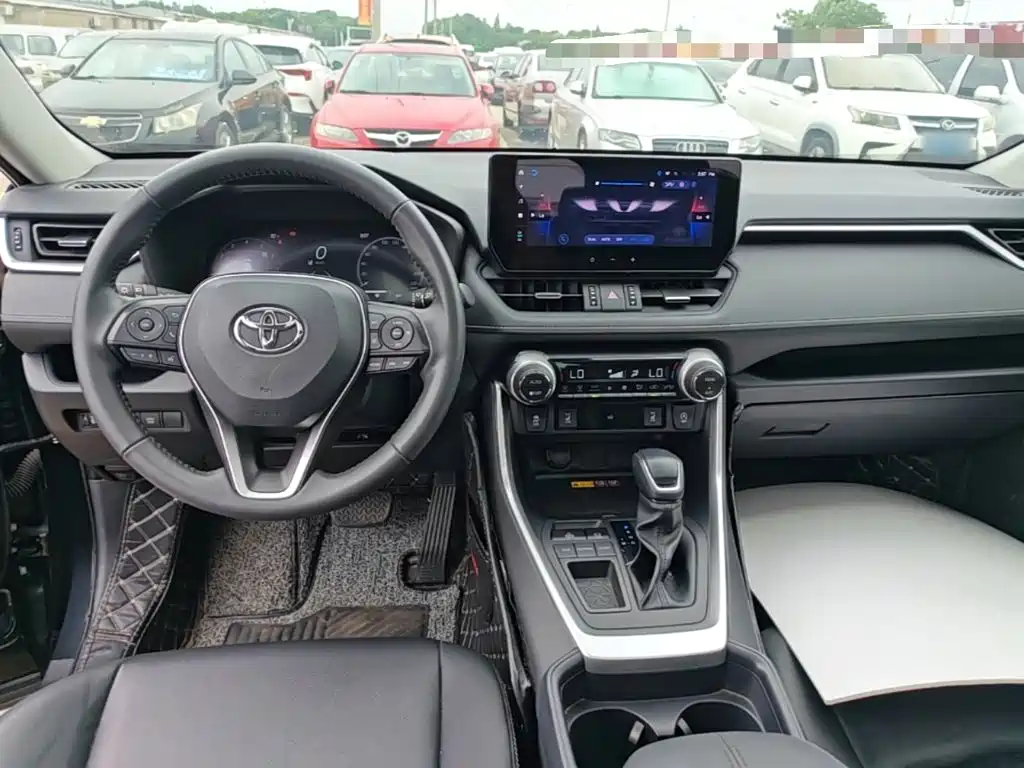 Toyota RAV4 2023 2.0L CVT Plus