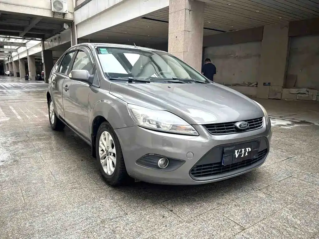 Ford Focus 2013 1.8L AT