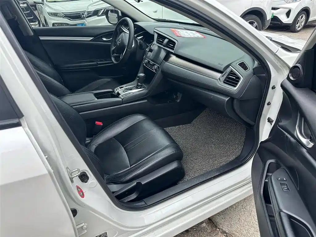Honda Civic 2019 220TURBO CVT V