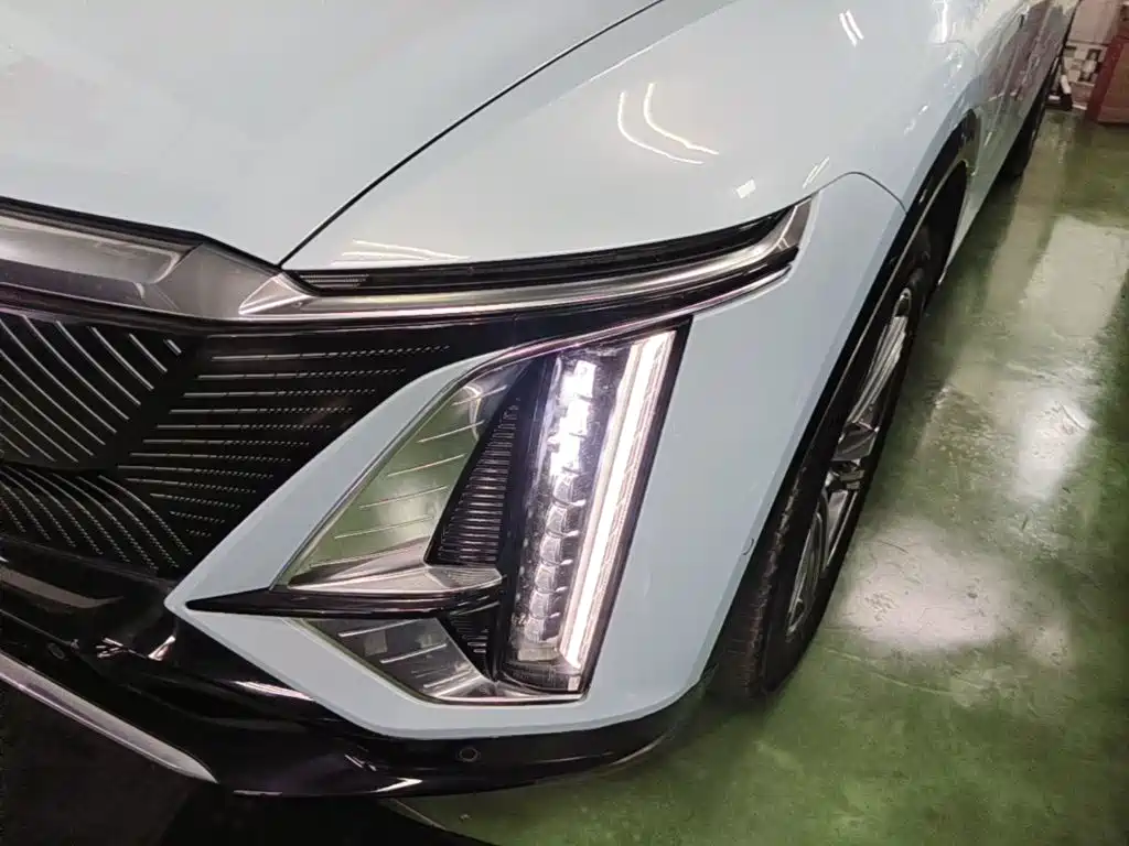 Cadillac Lyriq — миниатюра 24