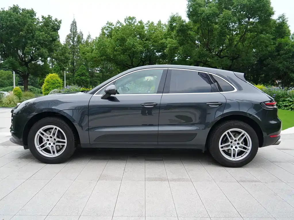 Porsche Macan — миниатюра 3