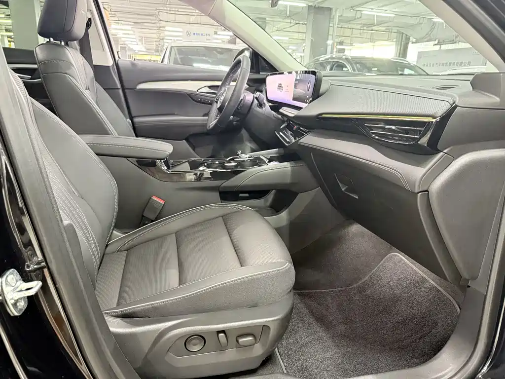 Buick Envision Plus — миниатюра 10