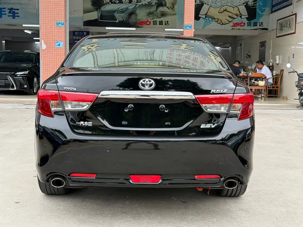 Toyota Reiz 2013 2.5V