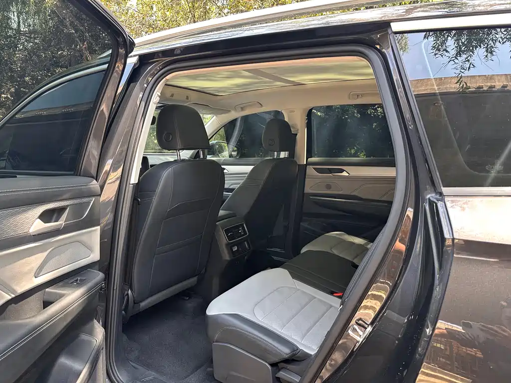 Volkswagen Tavendor 2023 330TSI Luxury