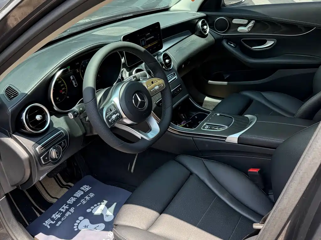 Mercedes-Benz C-Class — миниатюра 6