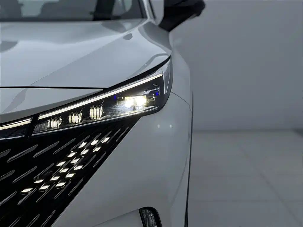 Roewe RX5 2023 eRX5