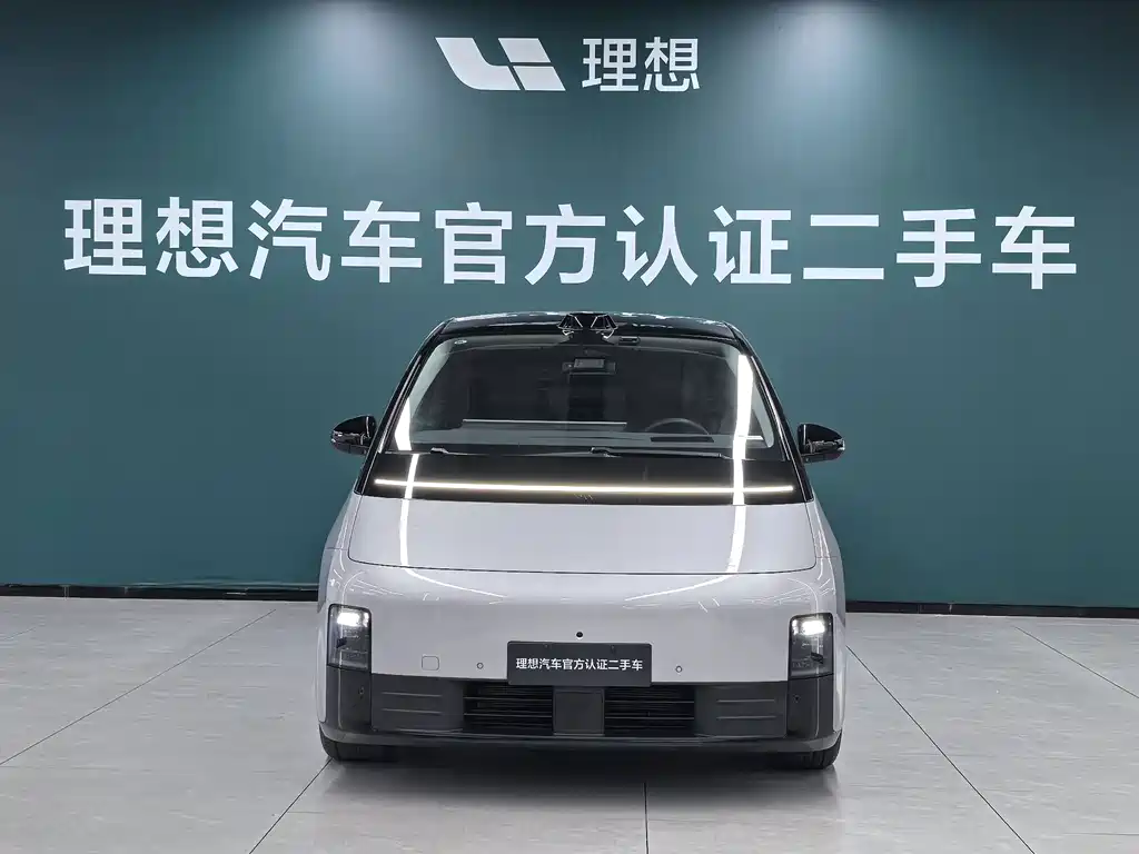 Li Auto Li MEGA — миниатюра 2
