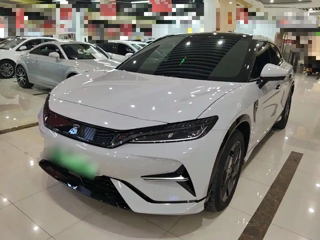 BYD L EV