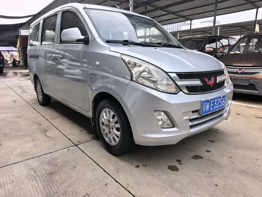 Wuling Rongguang V — миниатюра 3