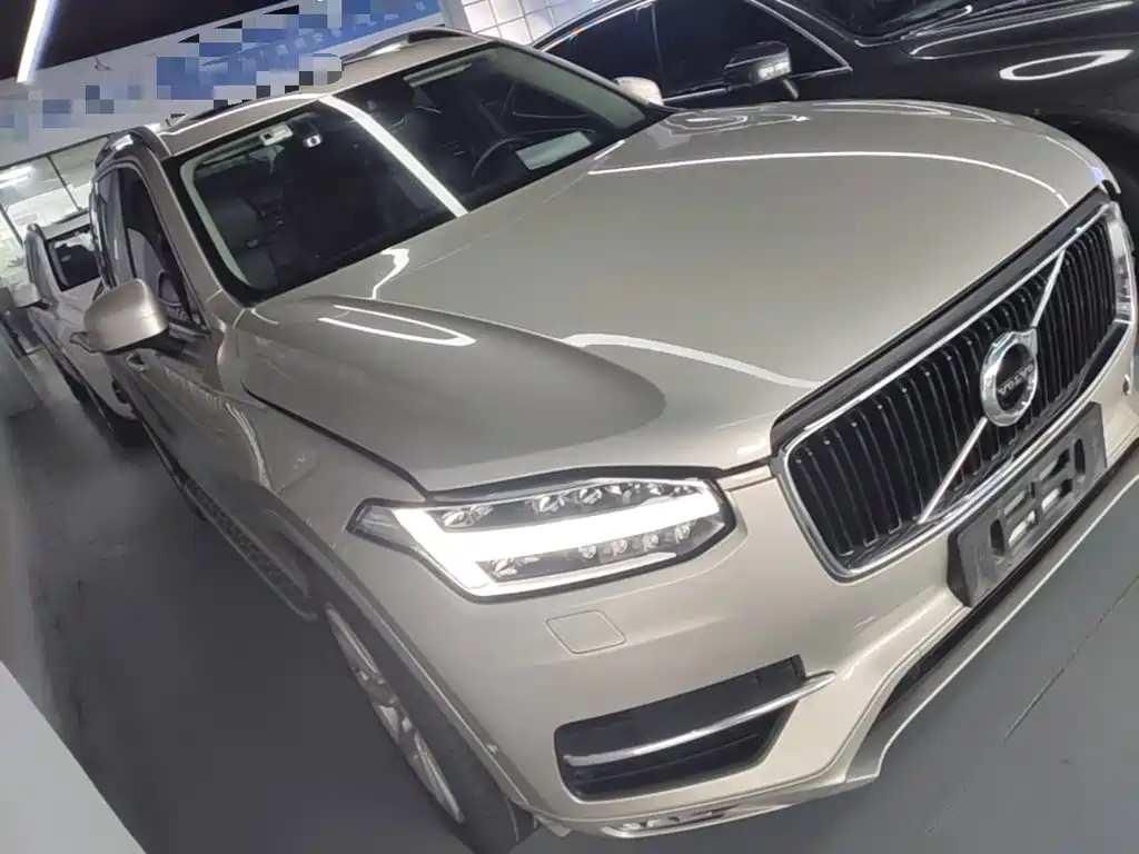 Volvo XC90 2015 T6 7 мест