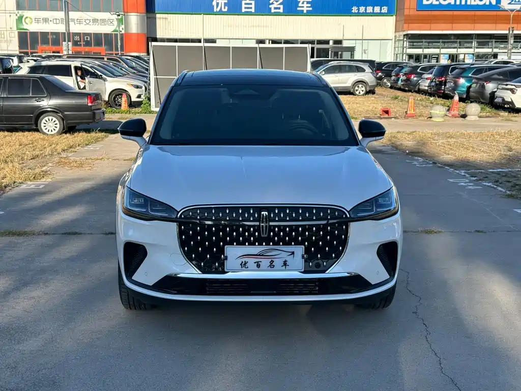Lincoln Corsair — миниатюра 2