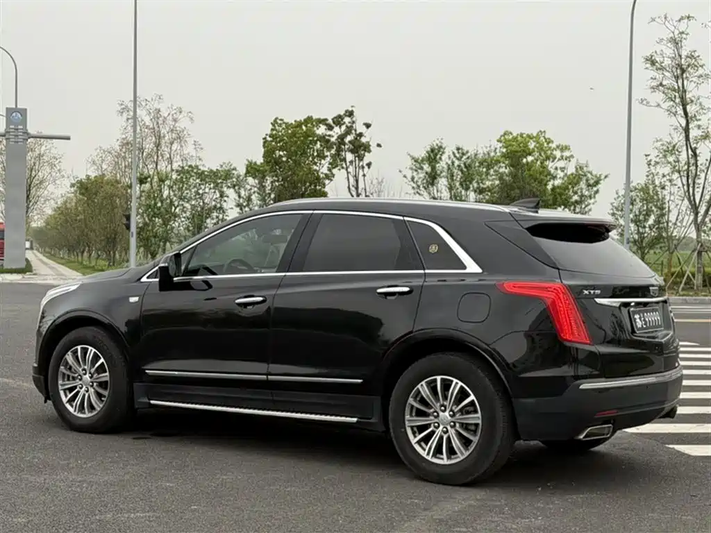 Cadillac XT5 - фото 22