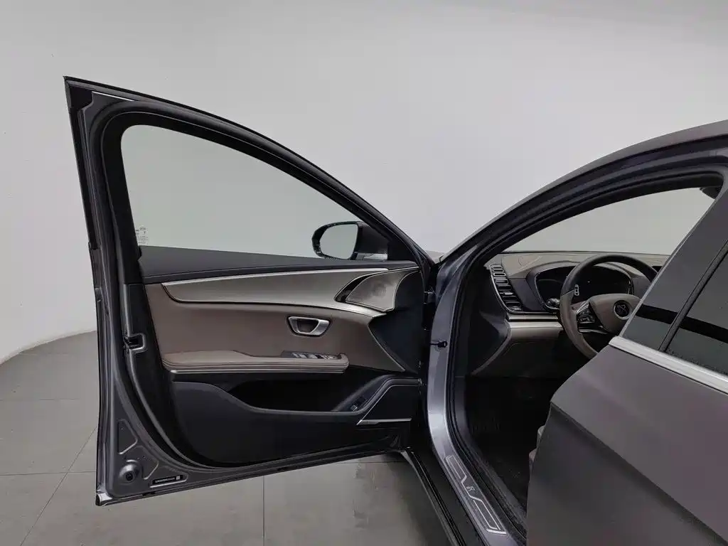 BYD Han — миниатюра 8