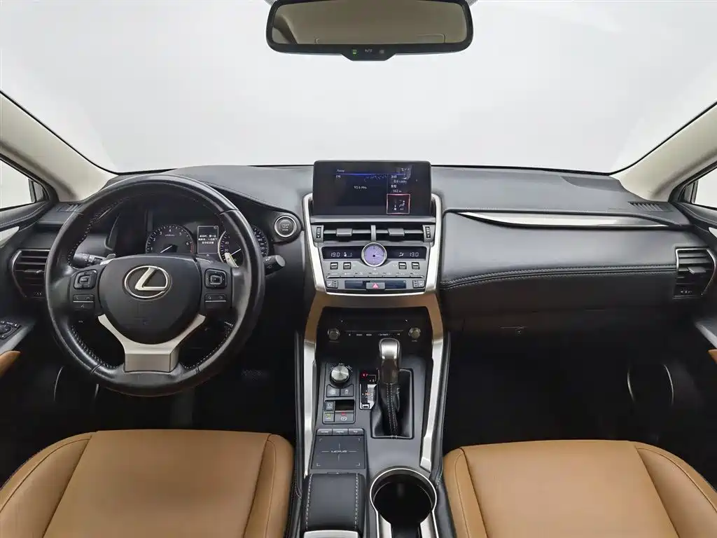 Lexus NX 2018 300