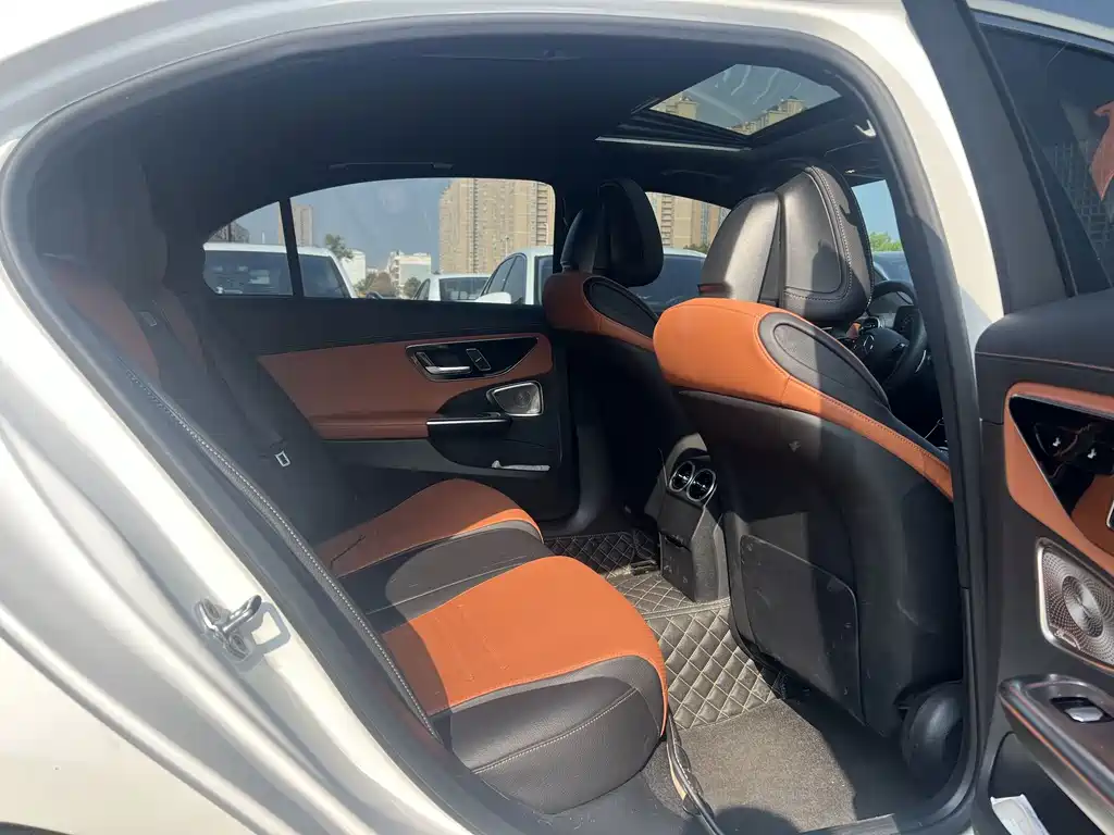 Mercedes-Benz C-Class — миниатюра 12