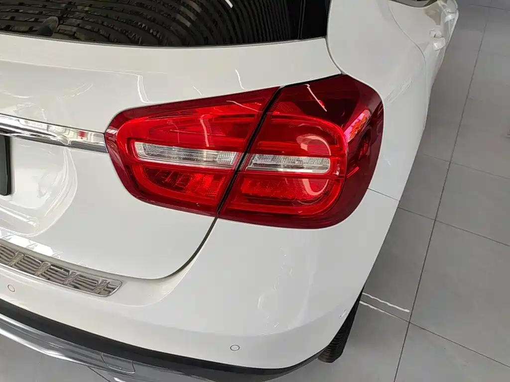 Mercedes-Benz GLA — миниатюра 8