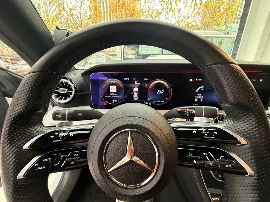 MERCEDES-BENZ E CLASS