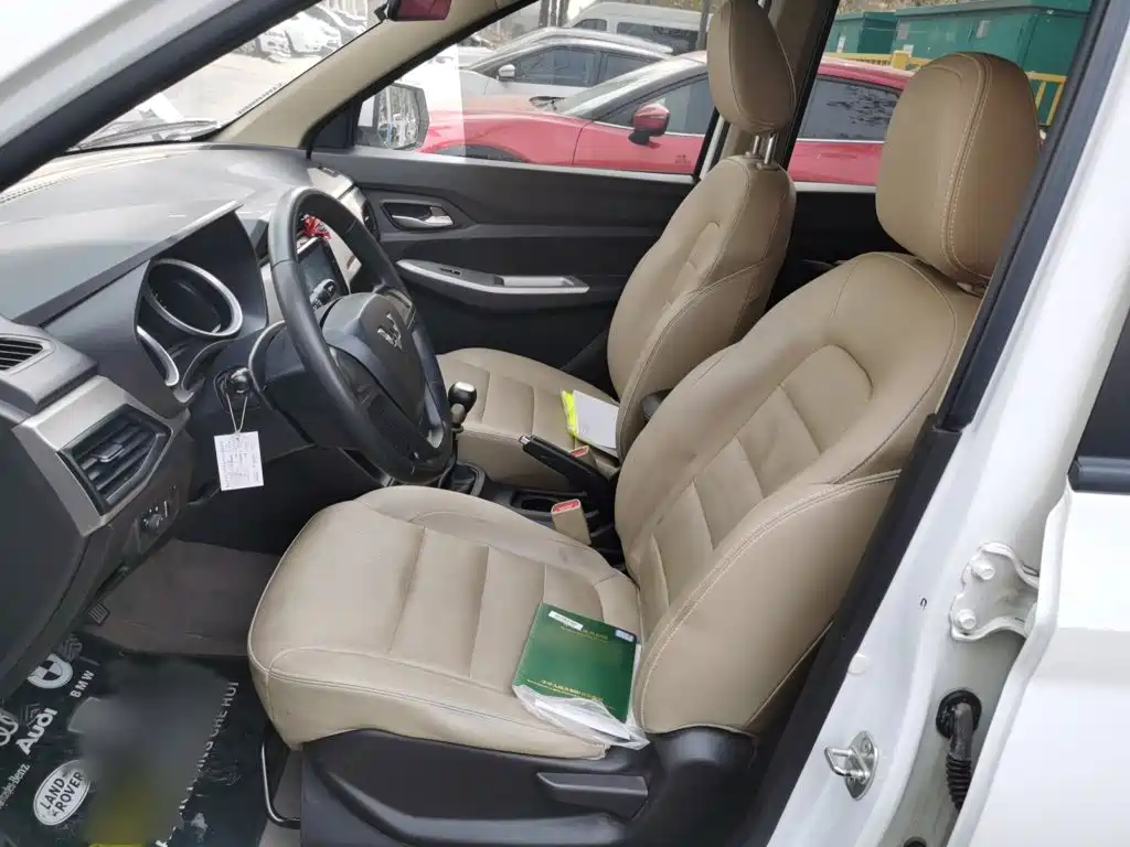 Wuling Hongguang — миниатюра 8