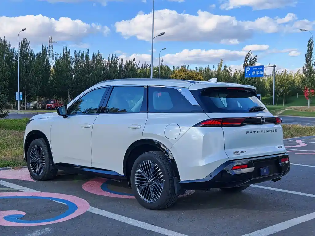 Nissan Teramont — миниатюра 4