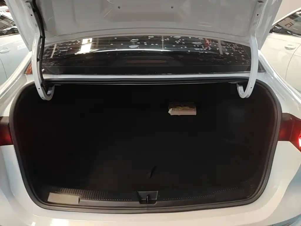 Roewe i5 — миниатюра 19